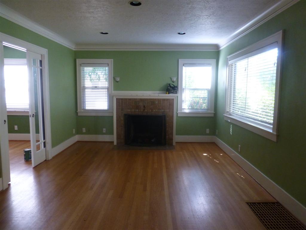 living room before painting